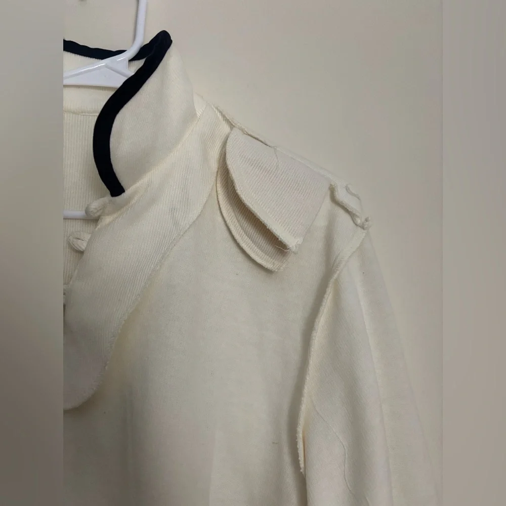 VTG Teddi Women's Ivory Long Sleeve Sweatshirt Floral Embroidered Medium
